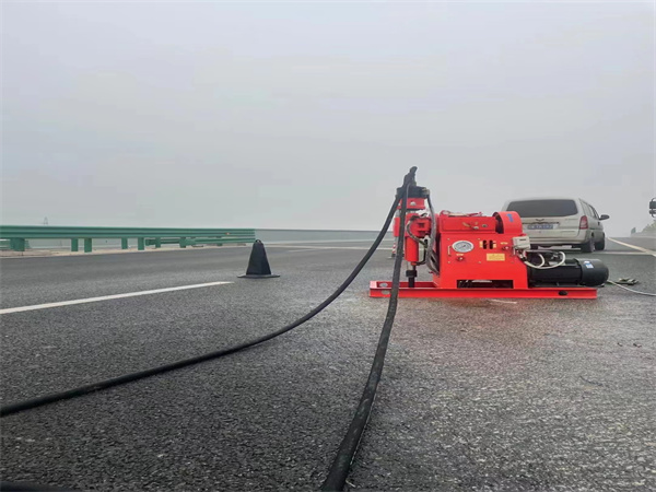 布尔津马路路基路面开裂下沉注浆加固灌浆